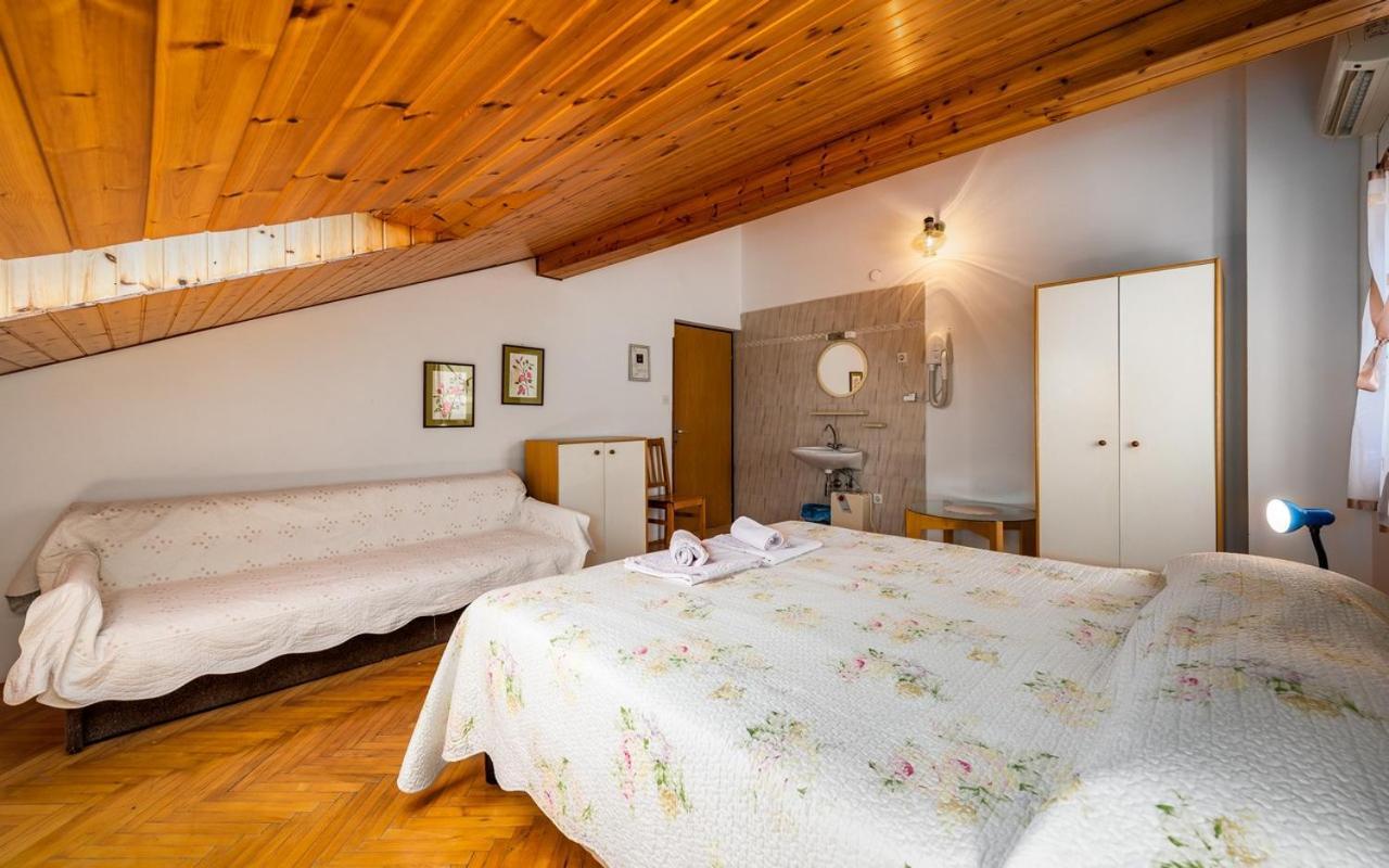 Apartmani Lido Bašanija Exterior foto